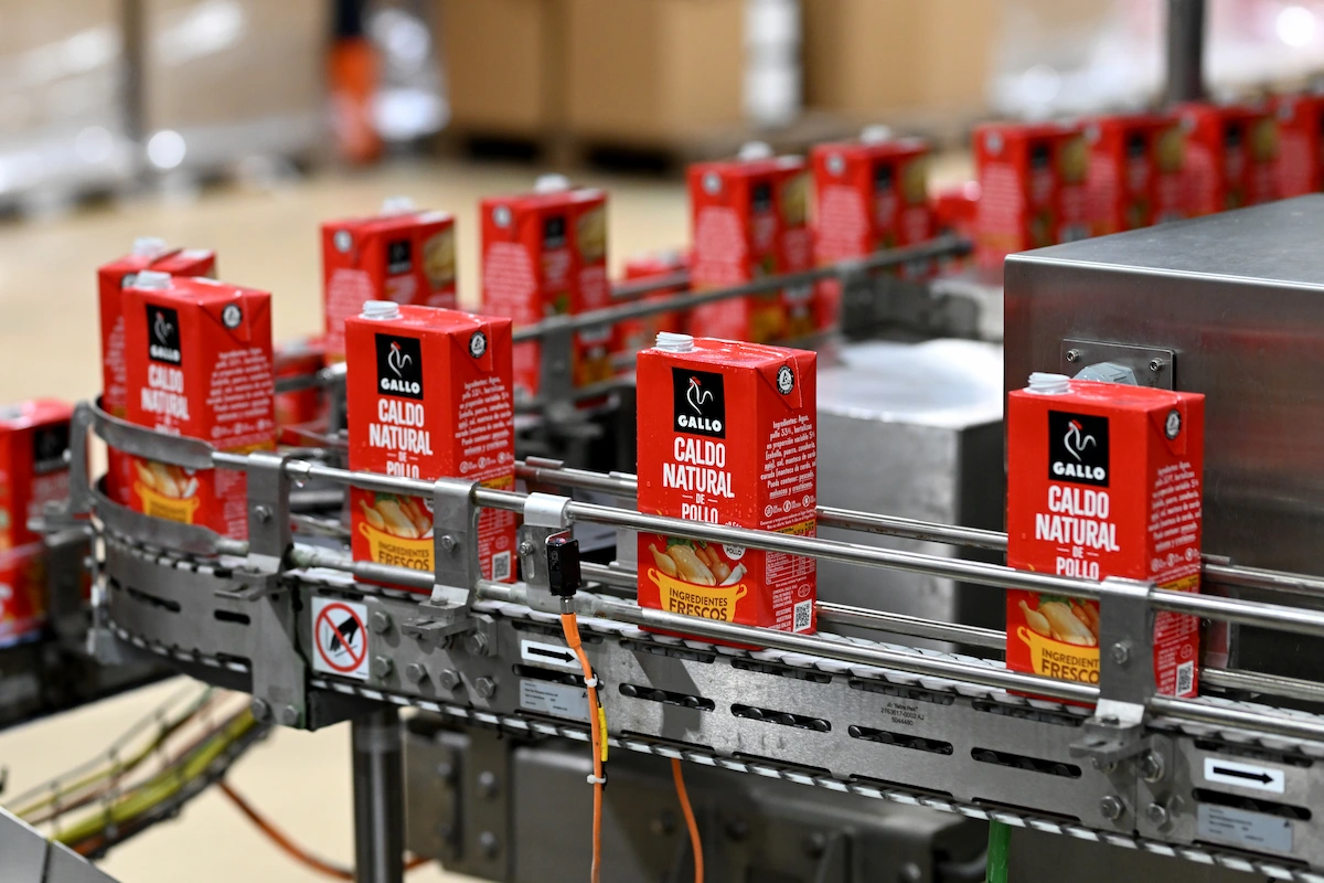 Casi seis de cada diez caldos vendidos en España contienen menos del 5 % de pollo